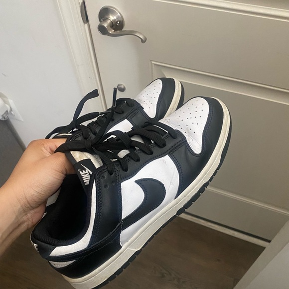 Nike Panda Dunks - Picture 2 of 3